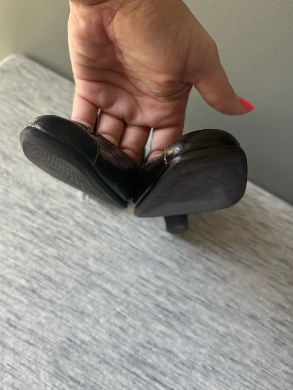 Roberto Capucci Black Leather Heels Made in Italy Size 7 AAA Narrow Classic Pump - Picture 6 of 9